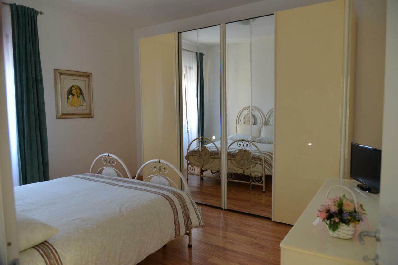 Chung cư 60 m² 2 phòng ngủ, 1 phòng tắm riêng ở Sân Bay Fiumicino Ngoại thất bức ảnh